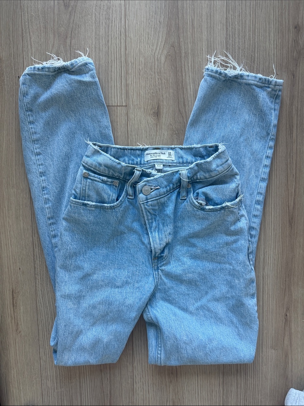 Abercrombie & Fitch 90’s Straight Ultra High Rise Curve Love